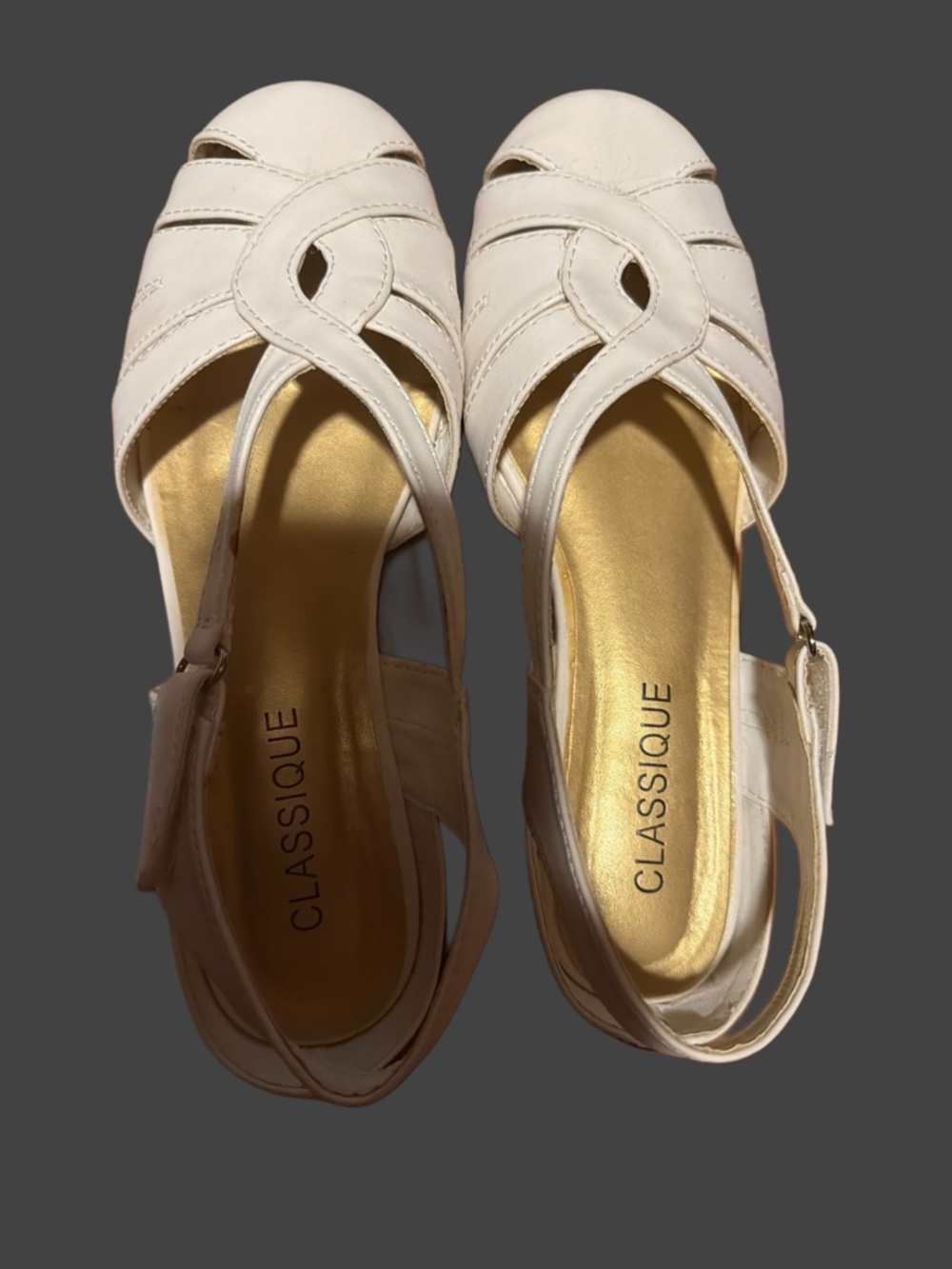 Classique Women's Cream Slingback Sandals with Twist Strap